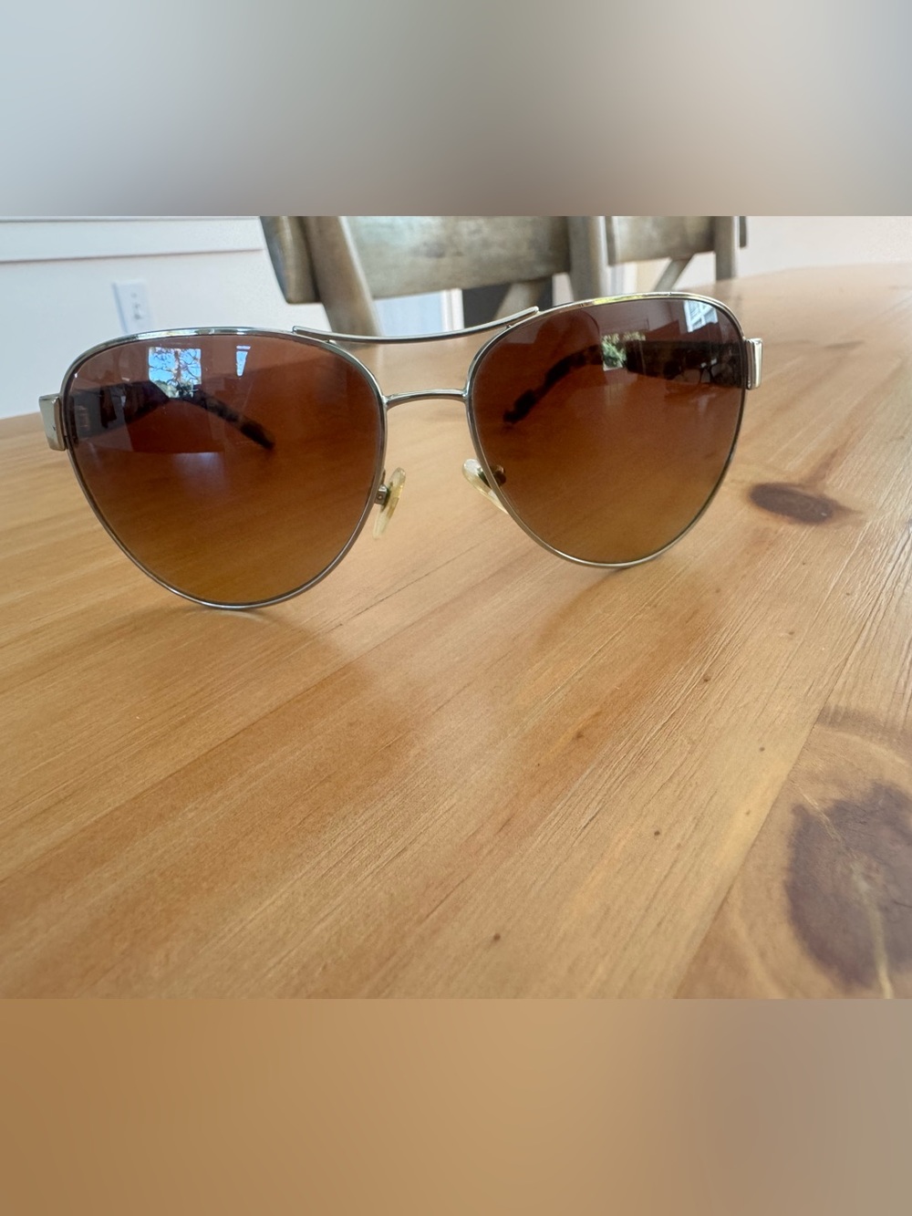 Tory Burch Womens Aviator Sunglasses – Brown Lenses, gold Frame